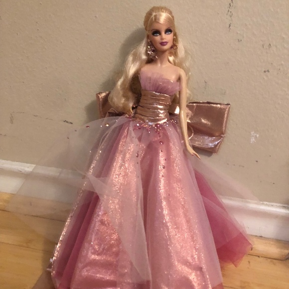 Beautiful 2009 Barbie Doll - from Barbie’s 50th Anniversary! - Picture 1 of 5